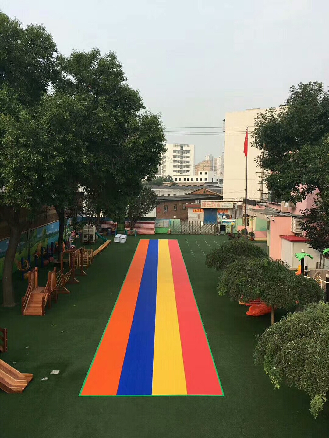 仲達(dá)地板【定】天津，與草坪合體？